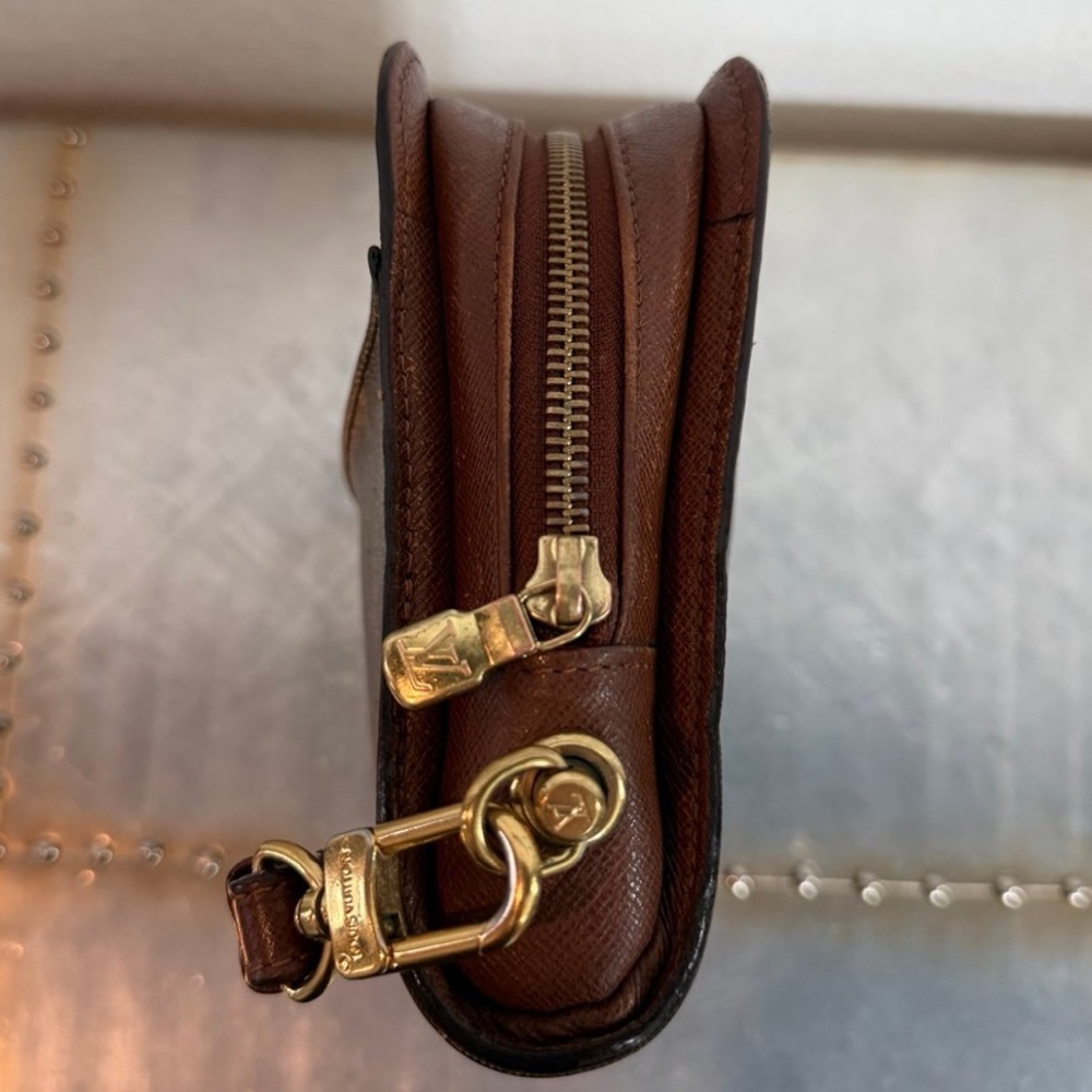 LOUIS VUITTON
Monogram Orsay Clutch Handbag
Pre-Loved💕 - Picture 10 of 12